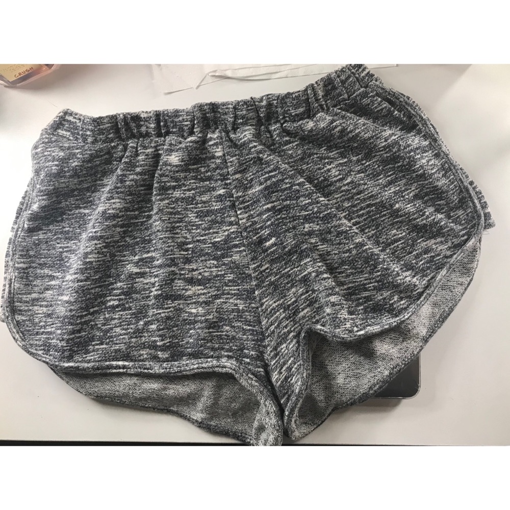 Comfy fitted short shorts